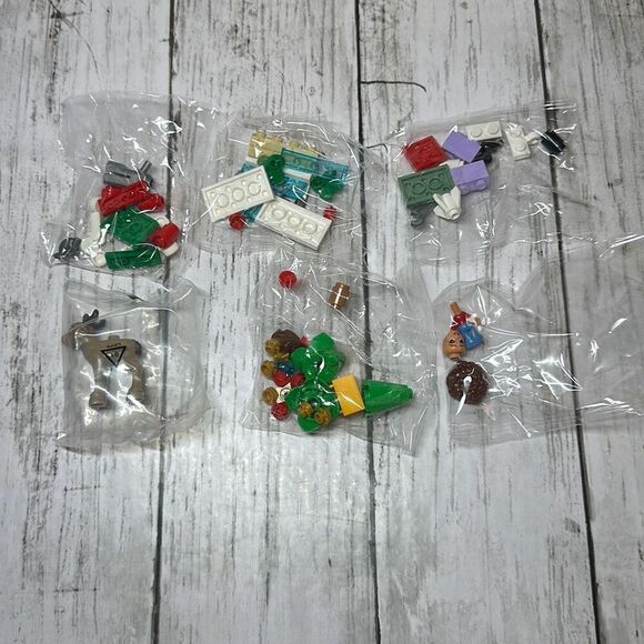 LEGO Friends 41706 24 Mini Builds from 2022 Advent Holiday Calendar - Picture 3 of 9
